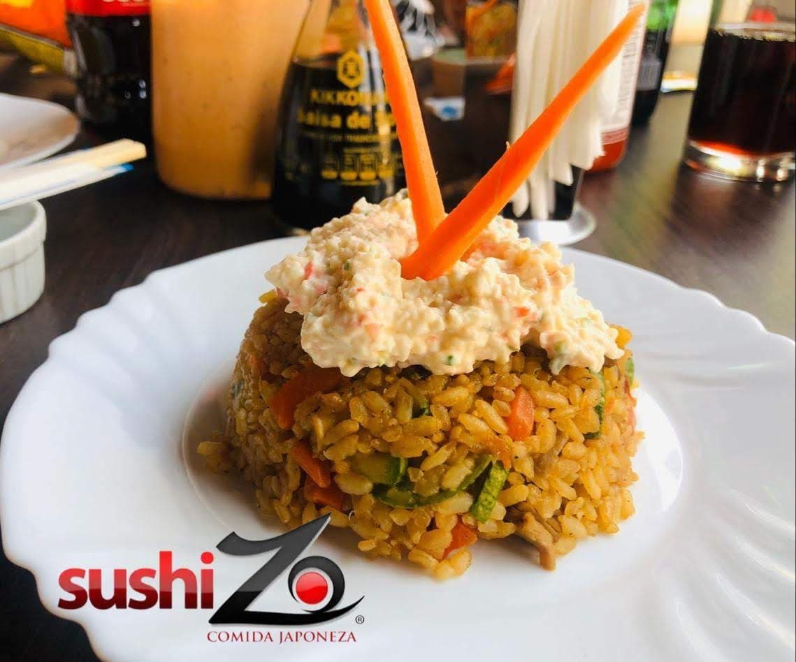 Combo Yakimeshi Tampico + Refresco 355ml