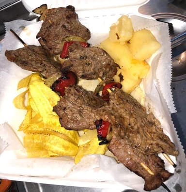 1 PINCHO DE CERDO + BIG COLA 625ML
