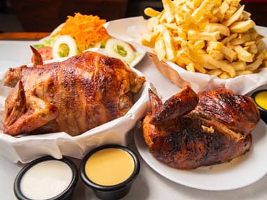 1 Pollo + 1/2 Pollo a la Brasa