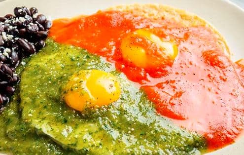 Huevos con Frijoles Divorciados