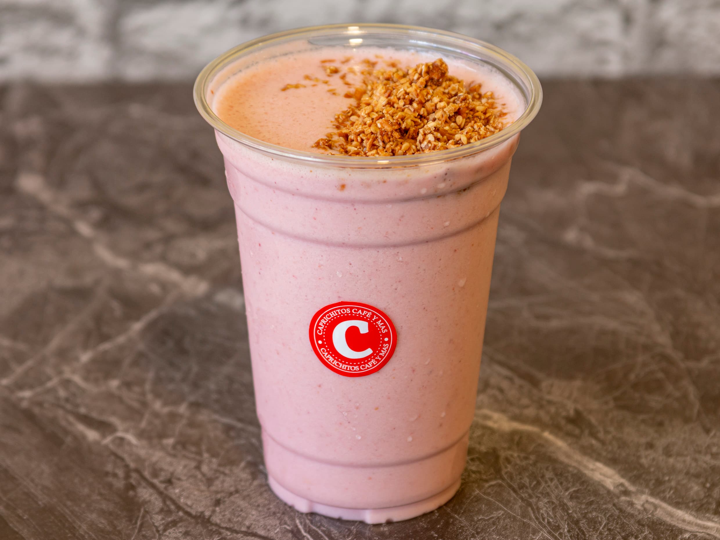 Jugo de Fresa con Leche, Granola 16 oz