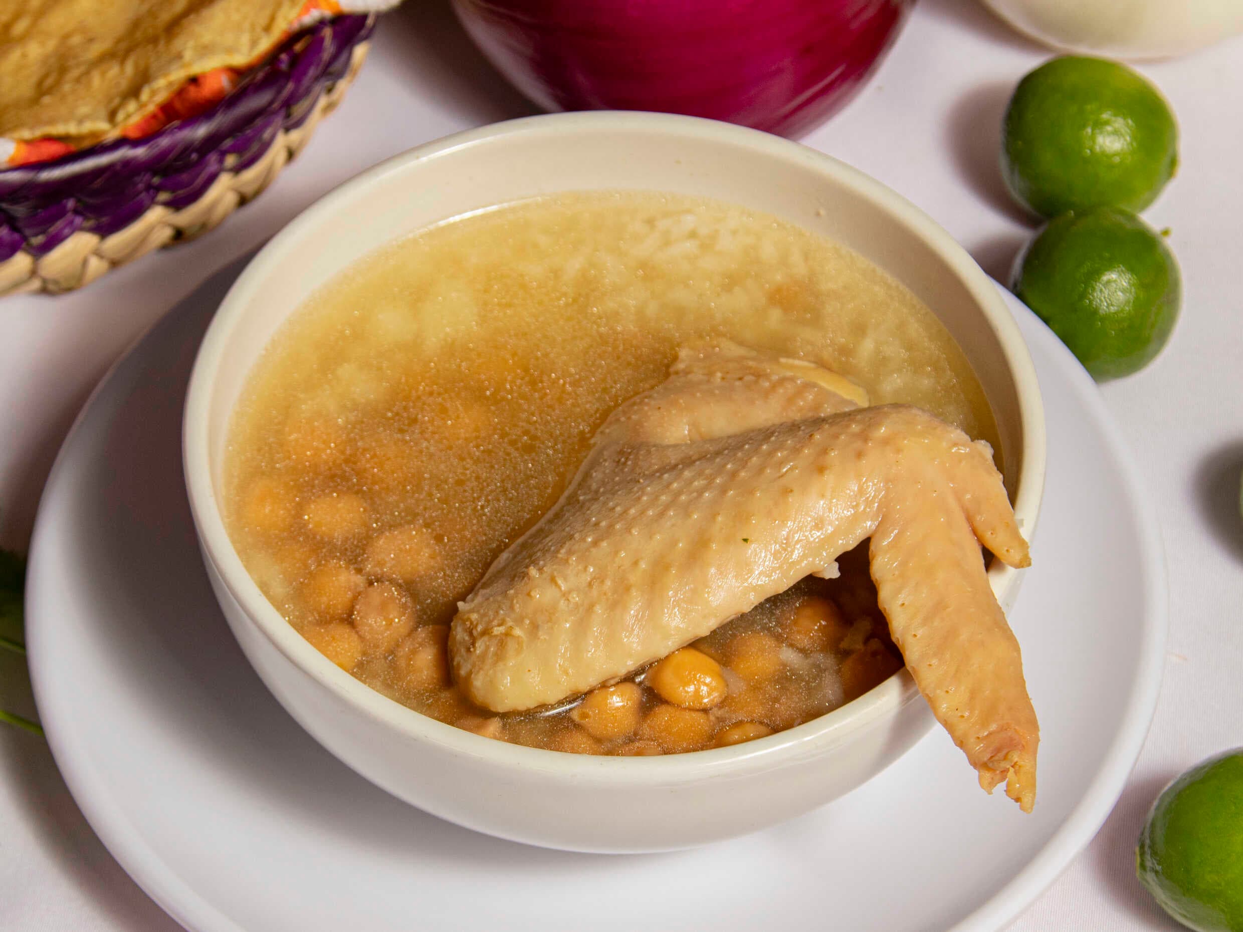 Desayuno de Caldo con ala