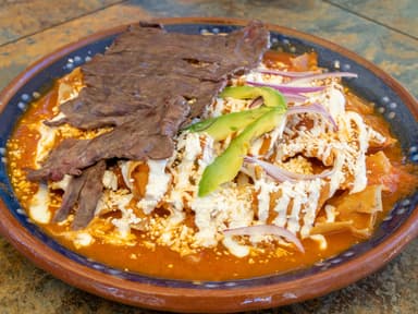 Chilaquiles con Cecina Natural