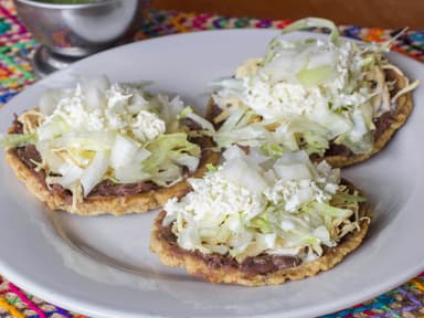 1 orden de Sopes + Refresco