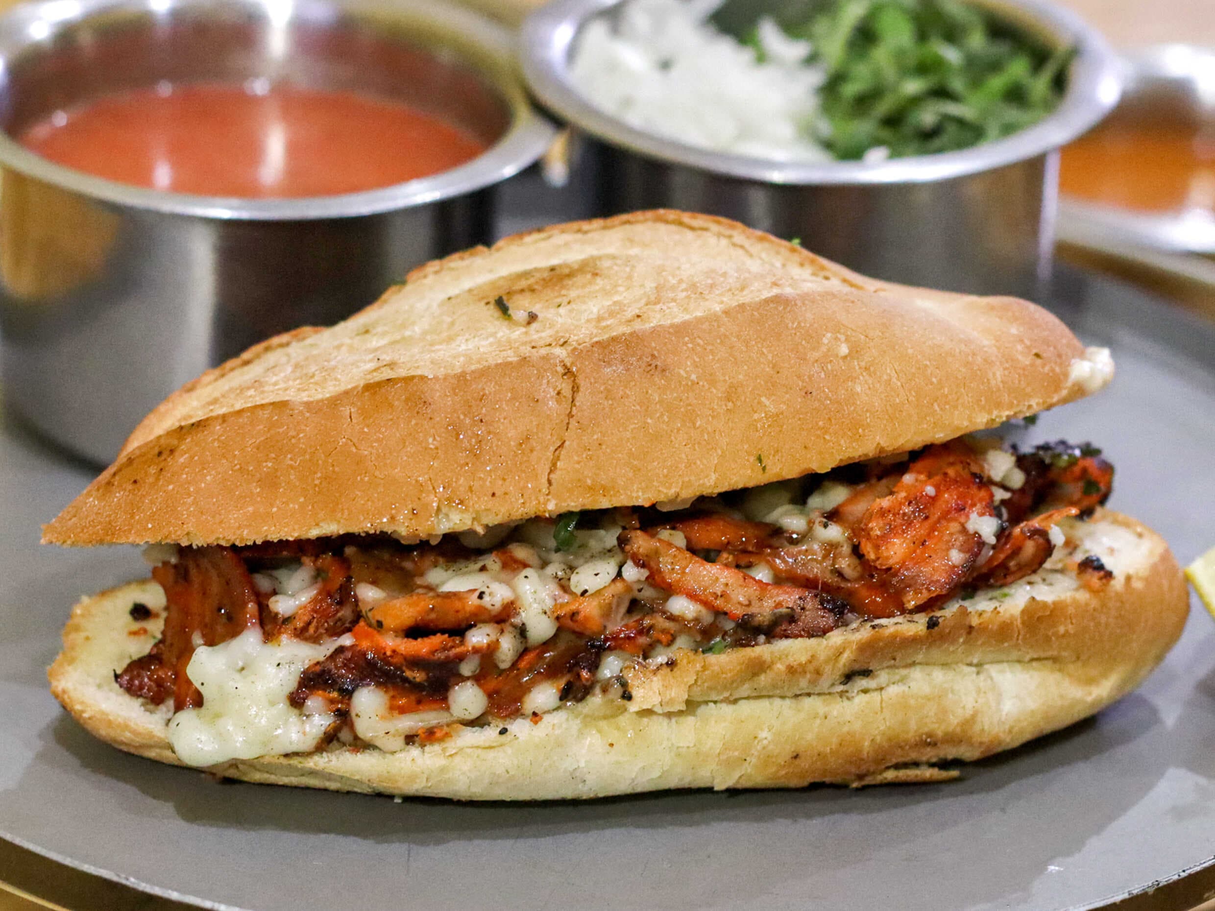 Torta con Queso y Pastor