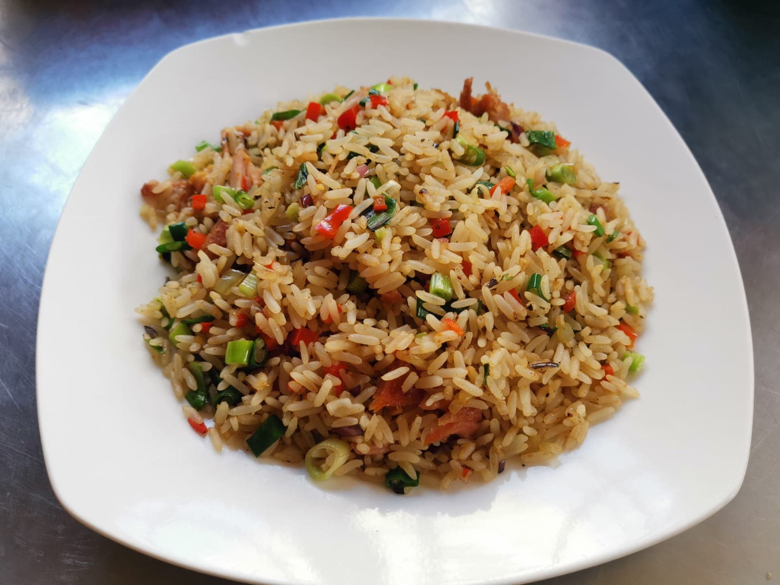 Entero de Arroz con Chicharron