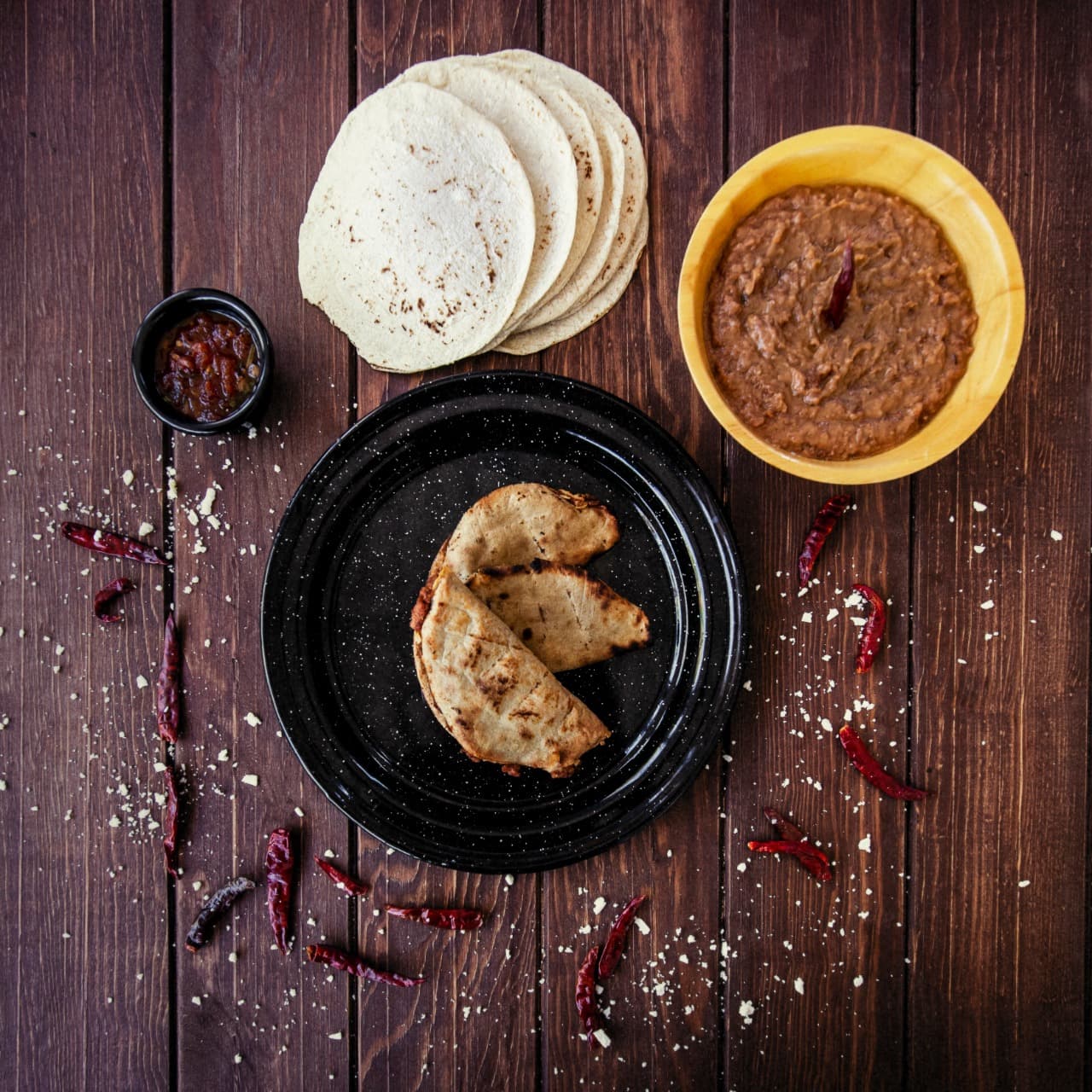 Tacos de Frijoles con Queso