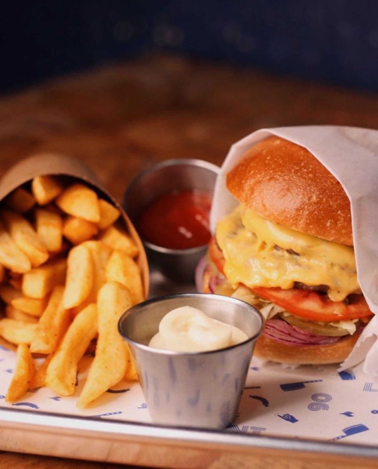 Hamburguesa Angus + Strips de Pollo