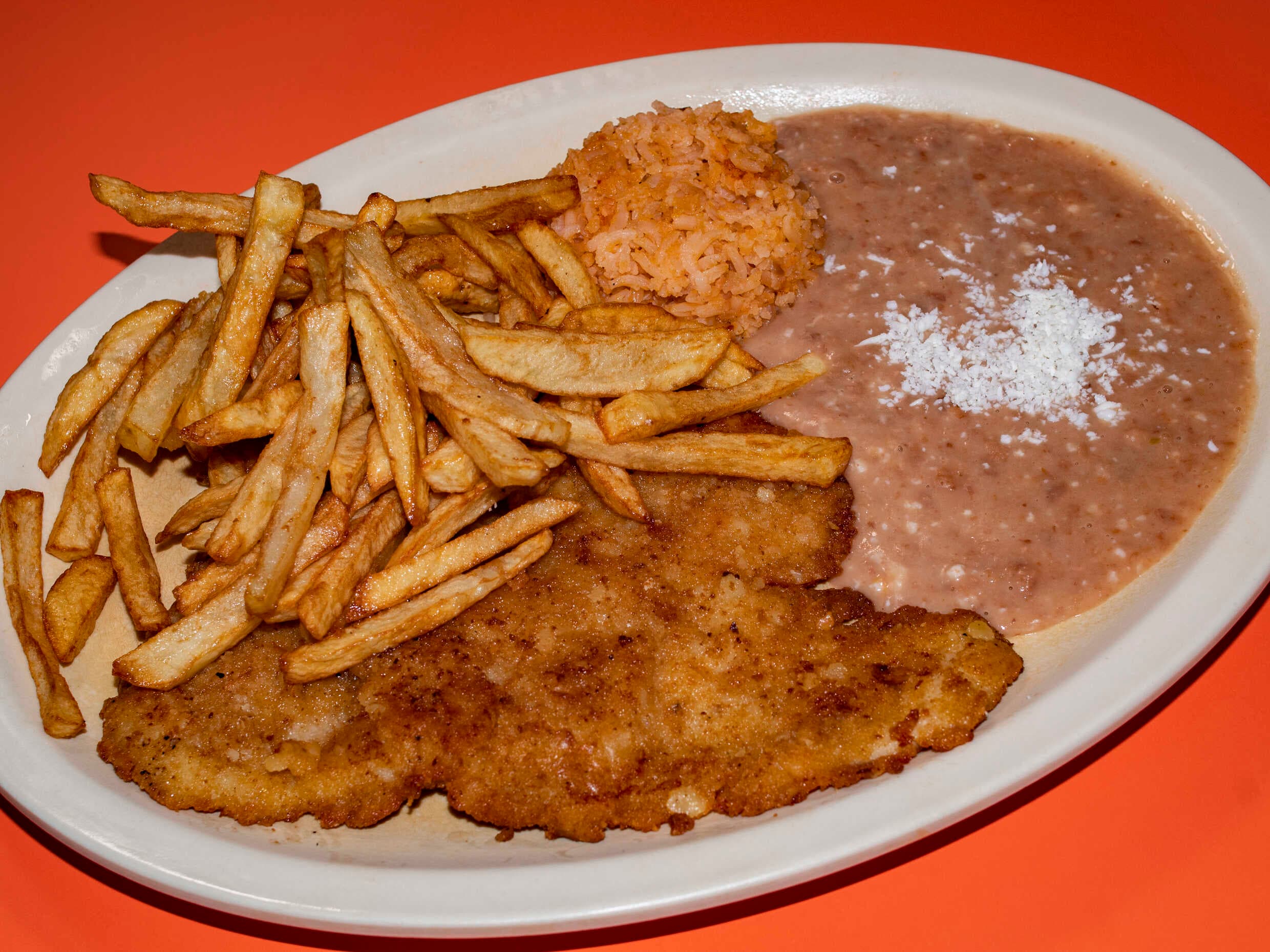 MILANESA DE RES O POLLO