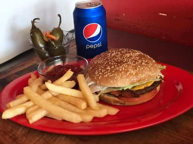 Combo-Hamburguesa Sencilla + Papas + Soda
