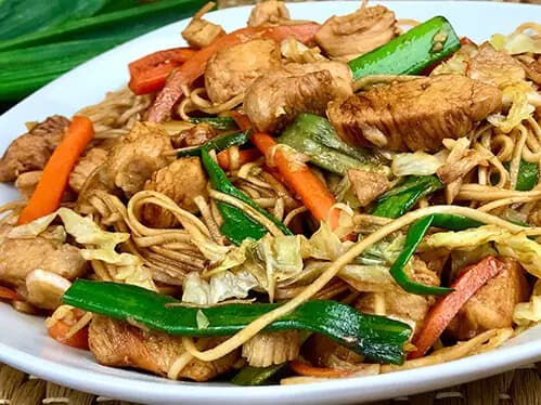 Chop Mien Verduras con Pollo y Camarón