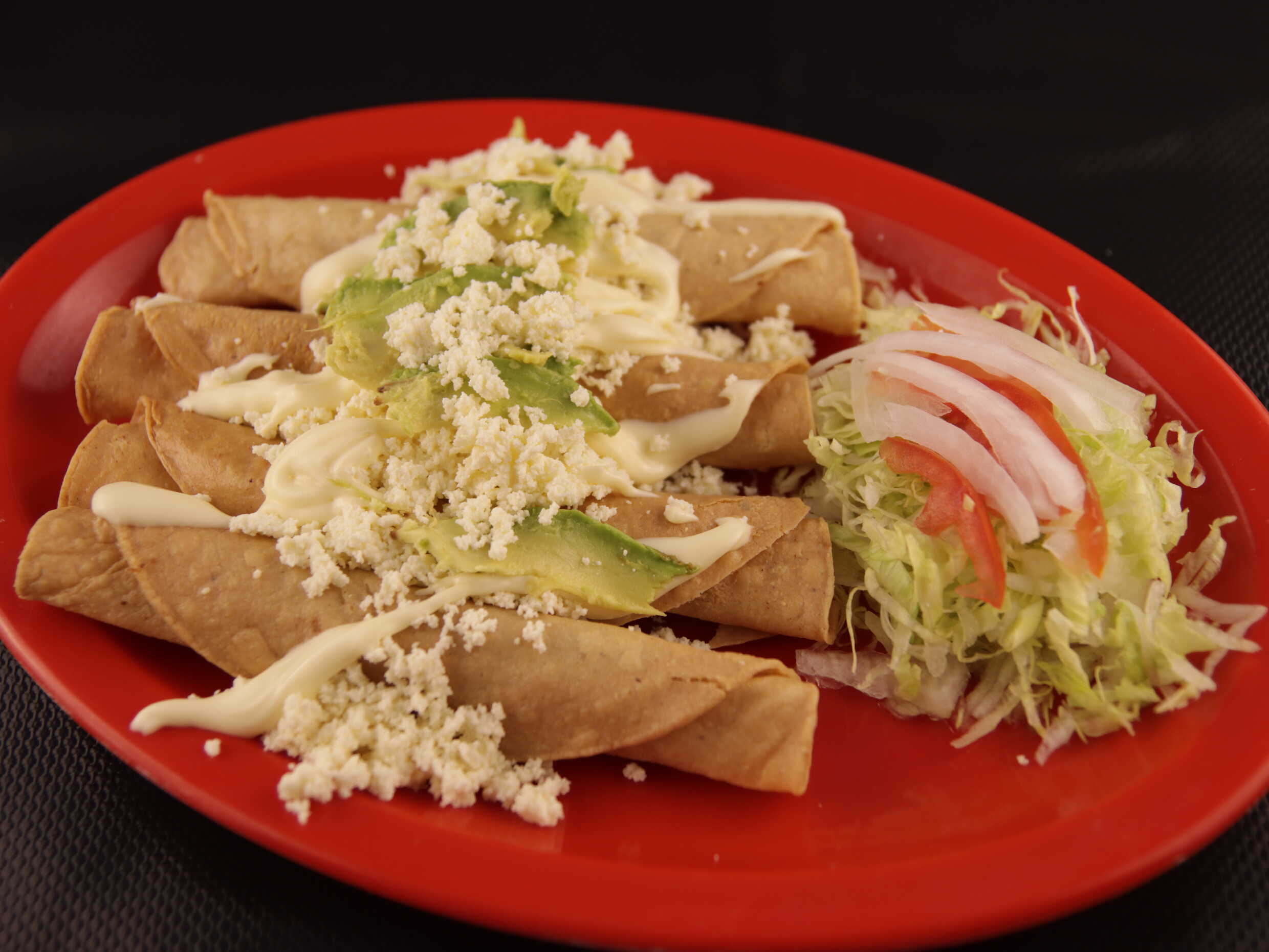 4 FLAUTAS.