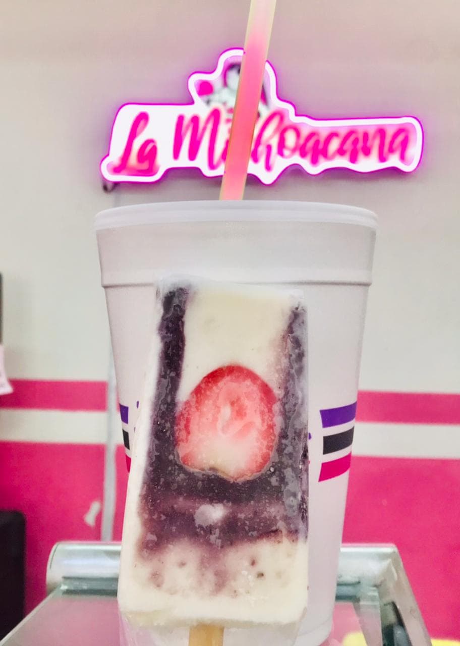 Paleta de Queso con Zarzamora