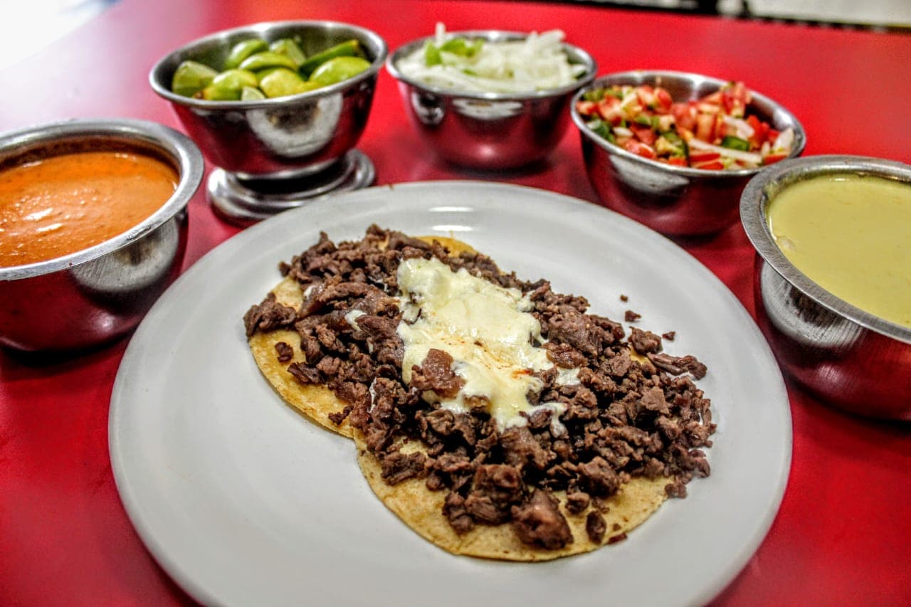Tacos de Fajita con queso.