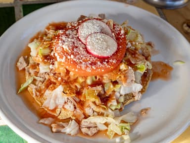 Tostada Raspada de Carnaza de Cabeza