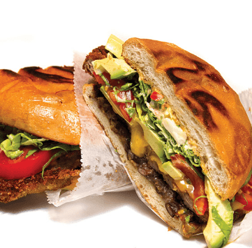 Combo 4: Torta de milanesa de res más una malteada