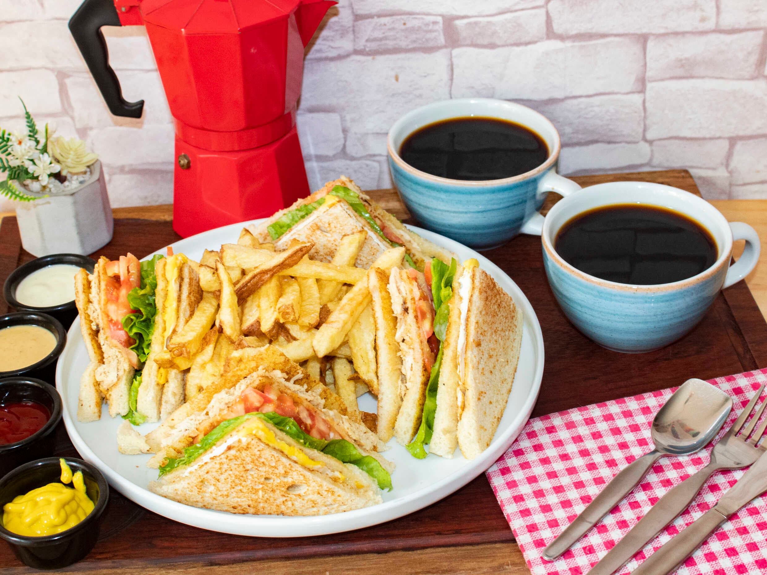 Desayuno Club Café