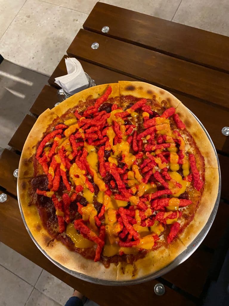 Pizza Cheetos (Personal 10 Pulgadas) Fuze Tea🍋