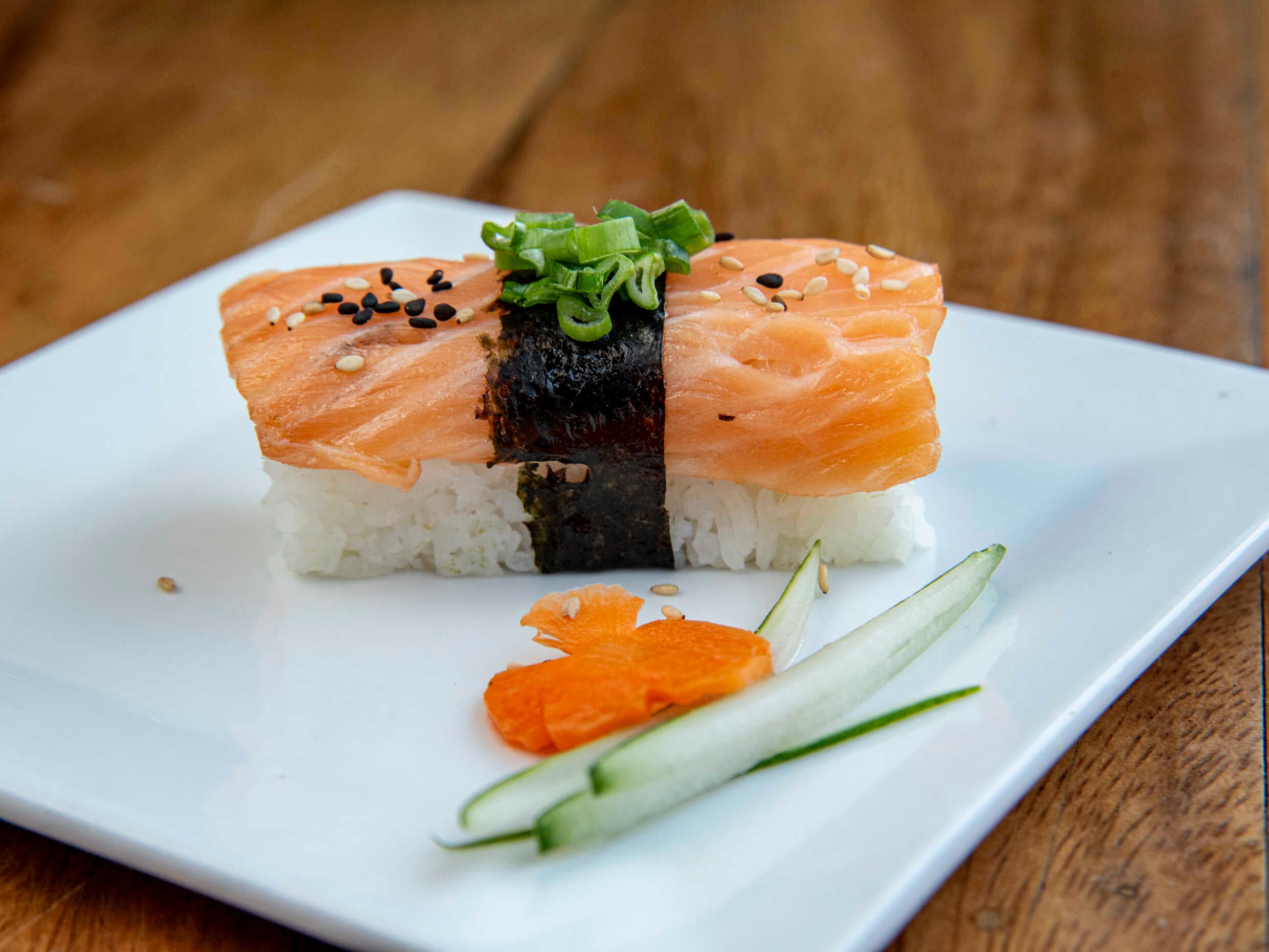 Nigiri Salmon