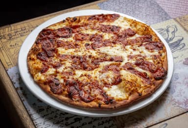 Pizza Queso y Bocadillo