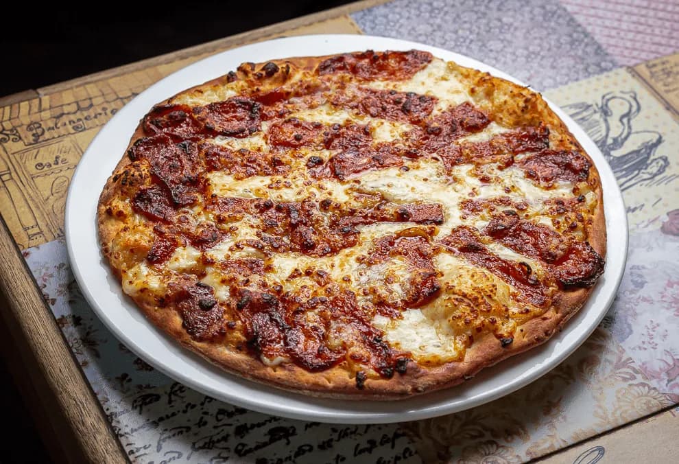Pizza Queso y Bocadillo