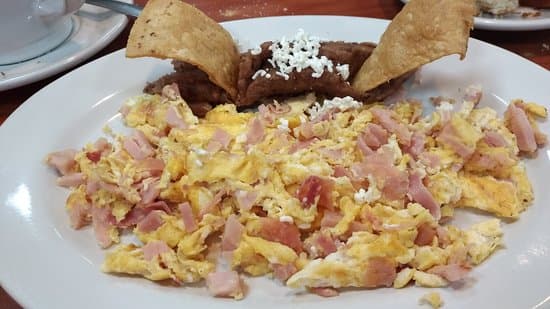 Desayuno Huevo con Jamón