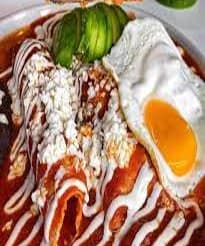 Enchiladas con Huevo Estrellado