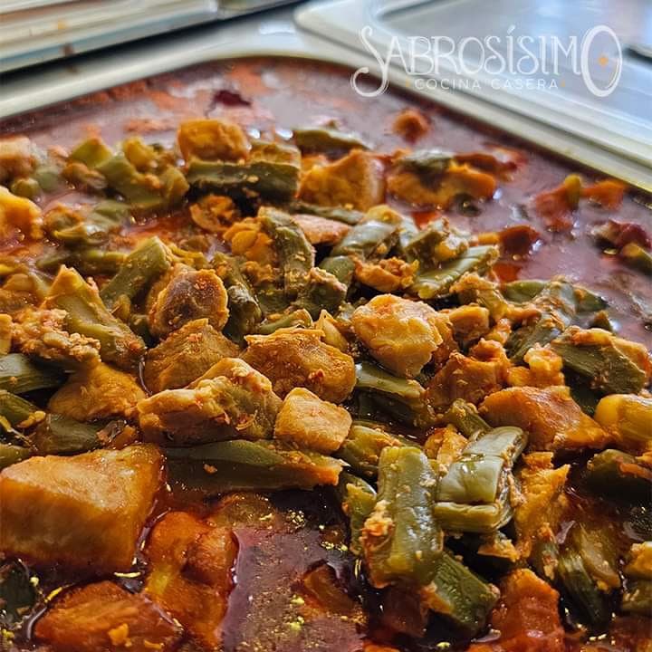 Pierna de Puerco con Nopal