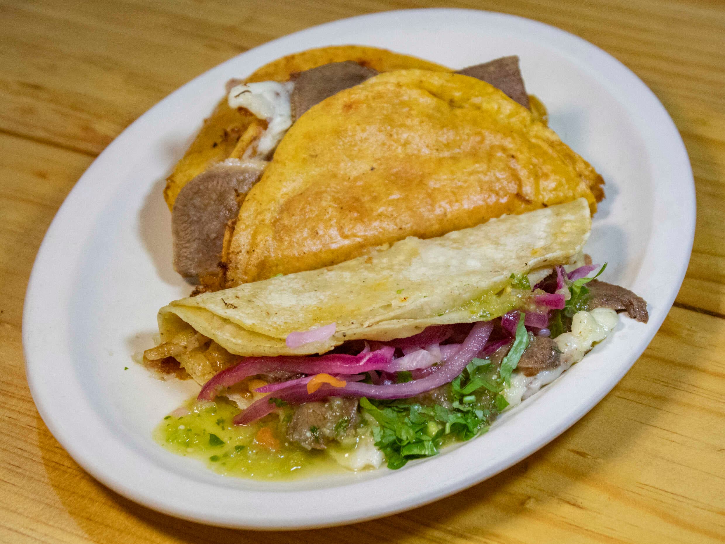 Quesadilla Especial de Lengua