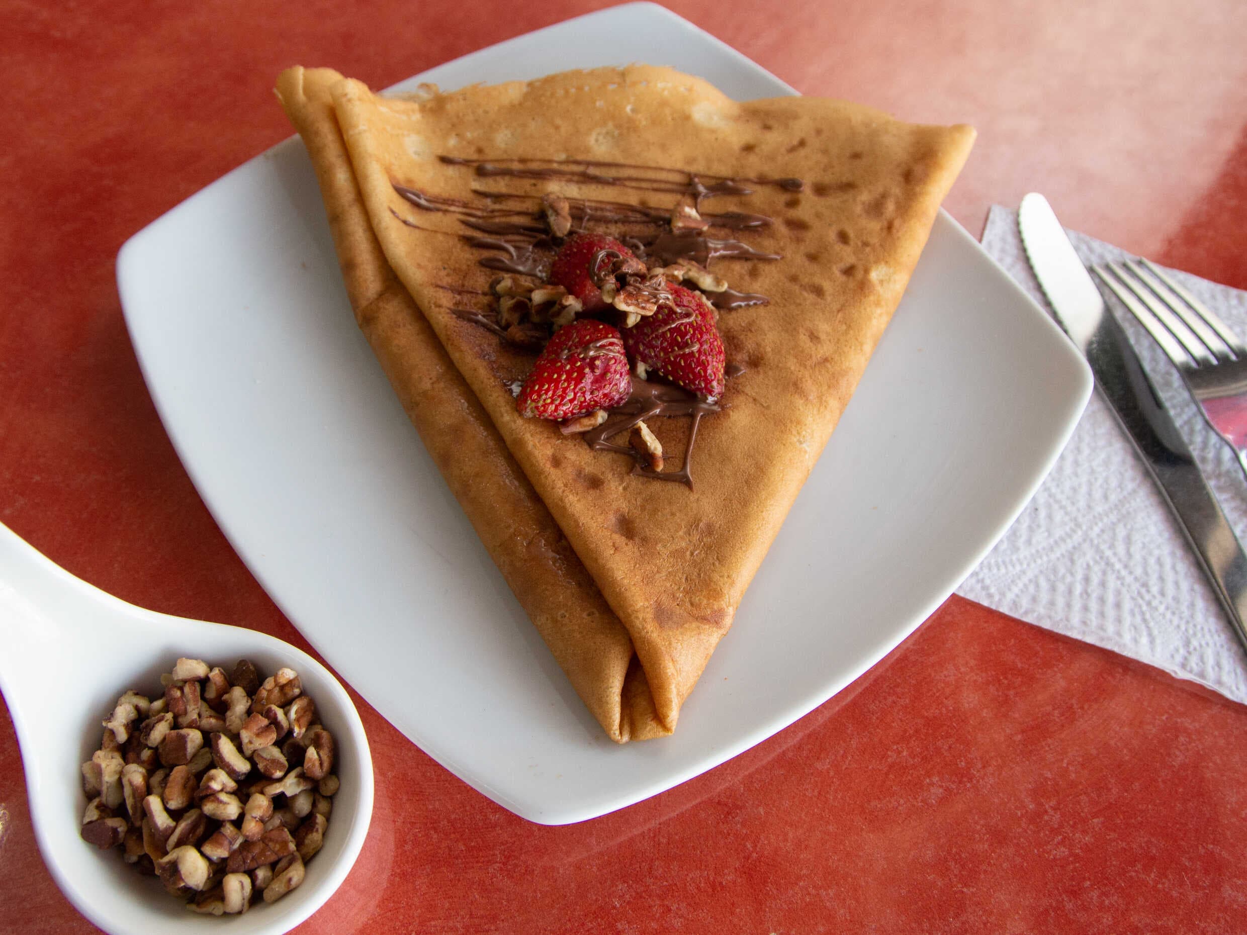 Crepa Especial Nutella , Fresas y Nuez