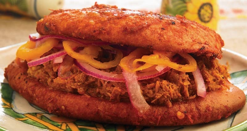 Pambazo de Cochinita Pibil