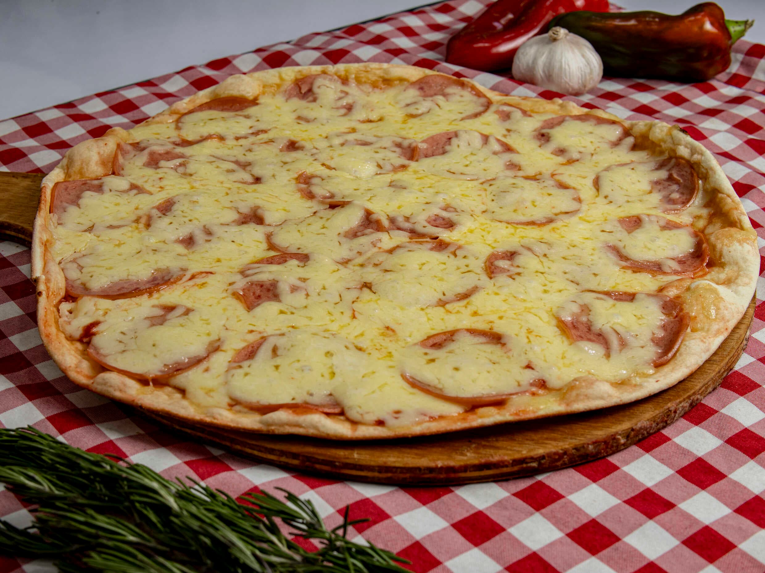 Pizza Salami Caja 35 X 35
