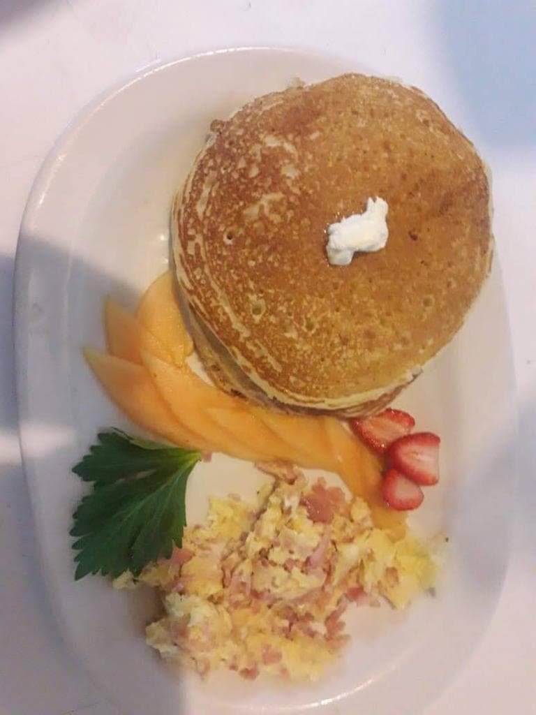 Hot Cakes con Huevo con Jamón