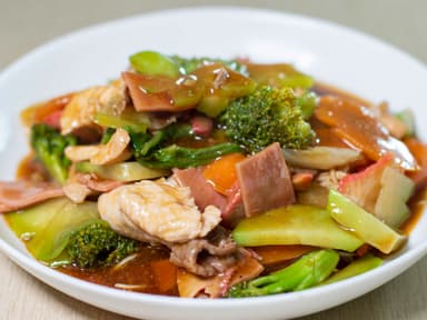 Chop Suey Verduras Salsa Pollo y Carne Estándar