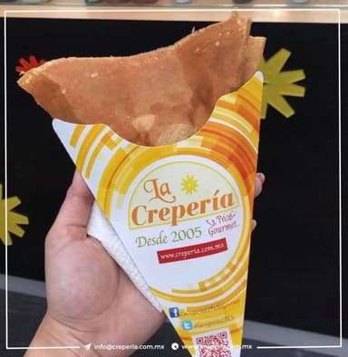 Crepa de Cajeta con Cacahuate
