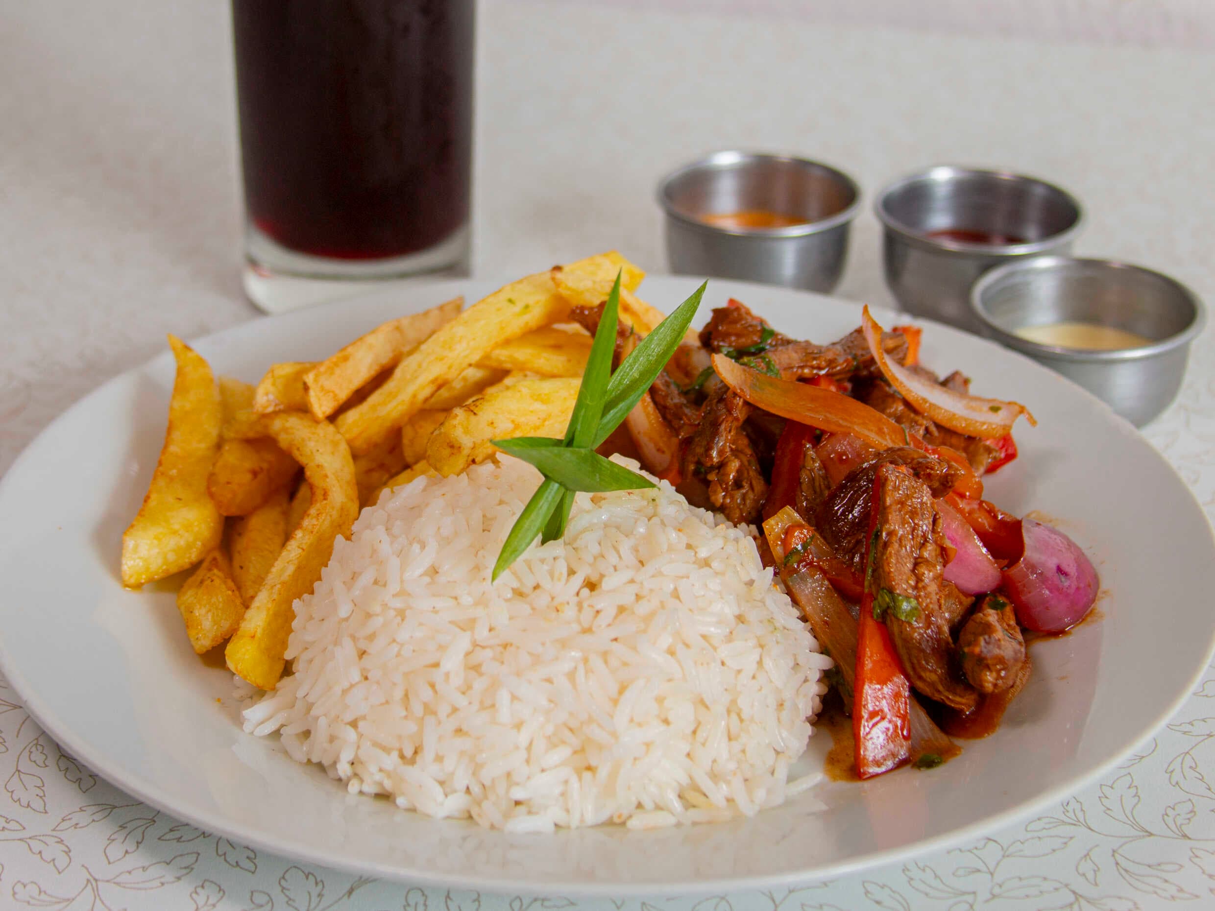 Lomo Saltado más Jugo de Naranja