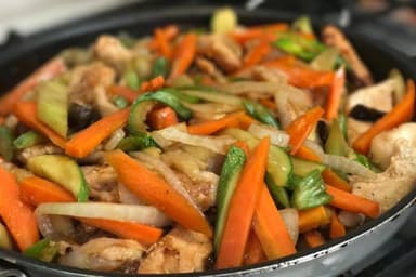 Trocitos de Pollo con Verduras