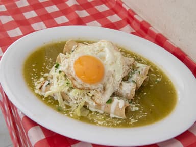 Enchiladas Verde con huevo