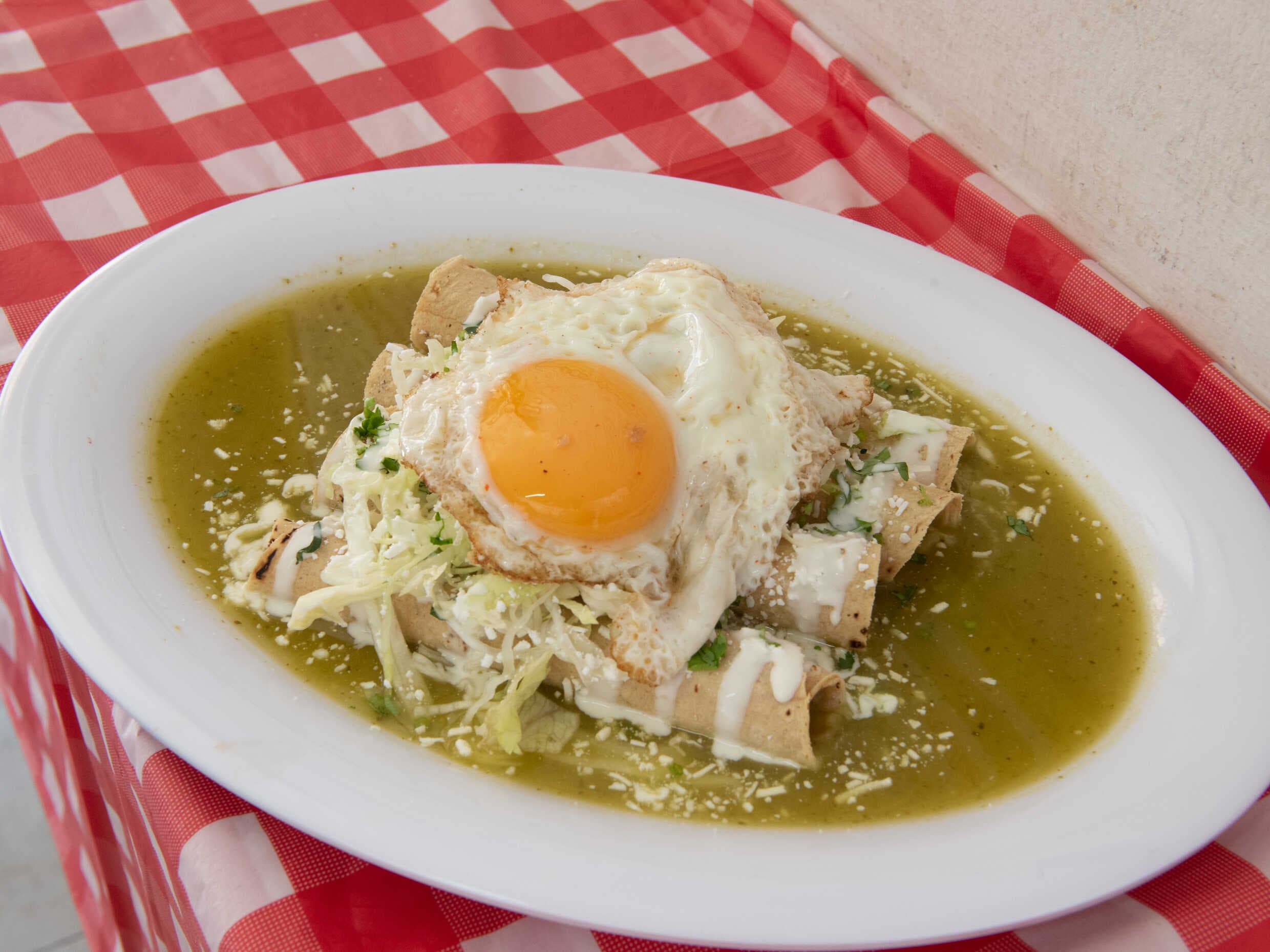 Enchiladas Verde con Huevo