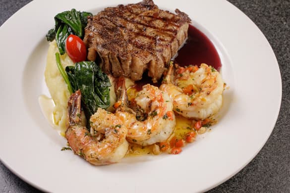 Rib Eye con Camarones