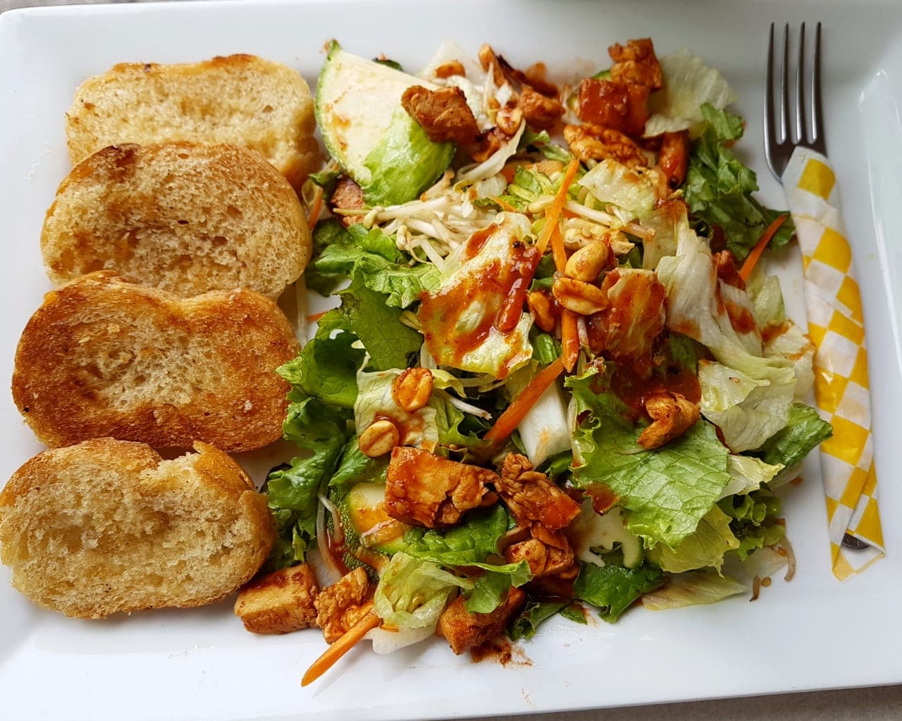 Ensalada pollo thai