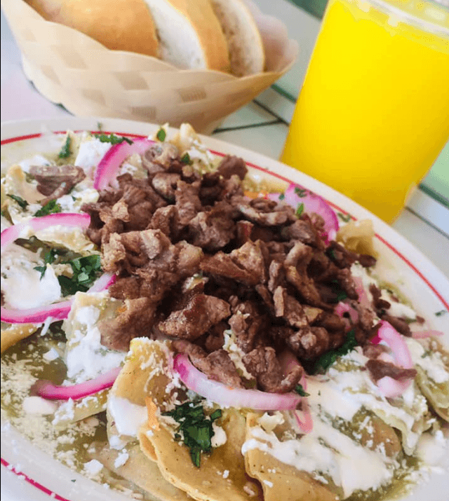 Chilaquiles con Cecina Adobada