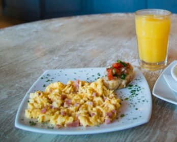 Huevos con Jamón y Queso
