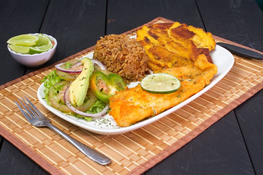 Filete de pescado frito o en salsa de coco (270gm)