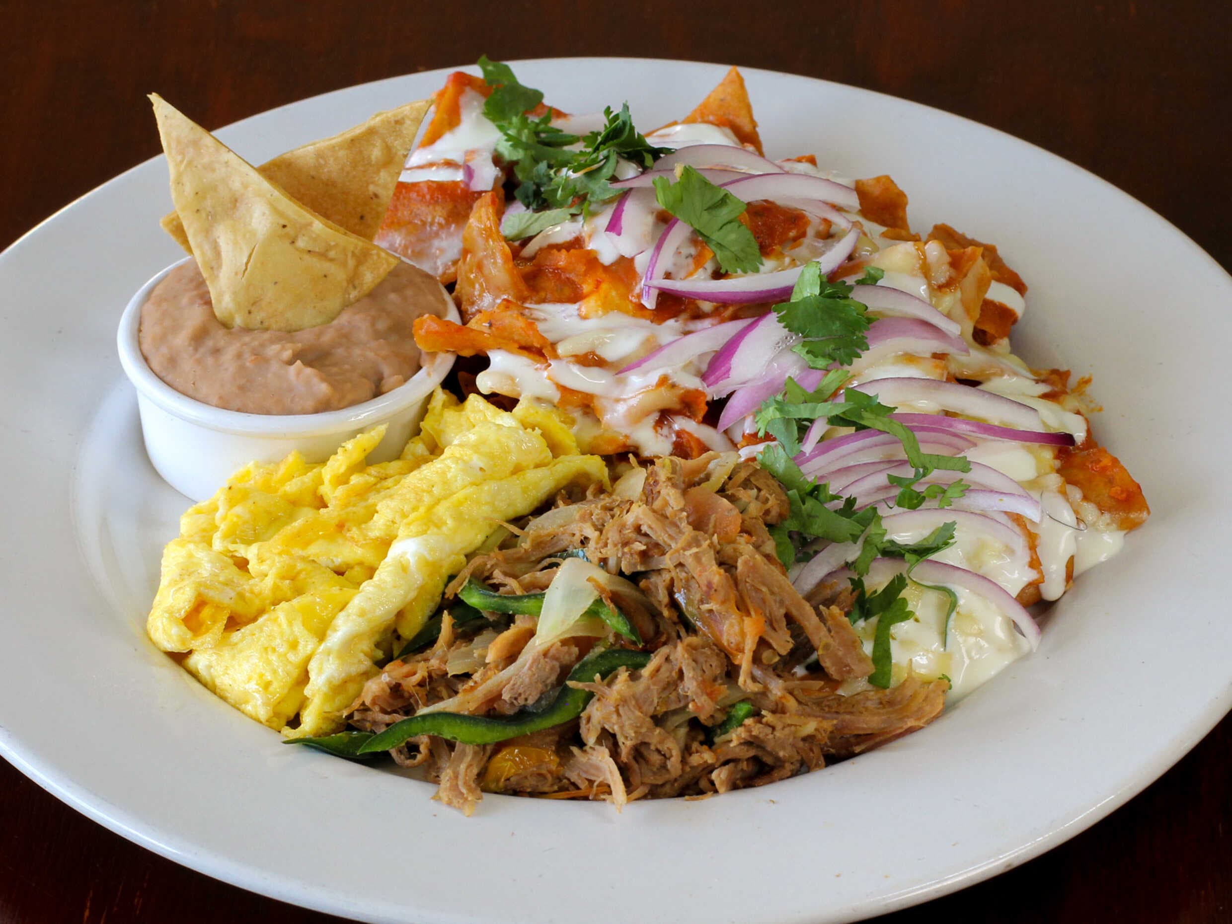 Chilaquiles con Proteína
