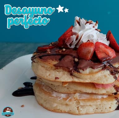 Hot Cakes Con Fruta