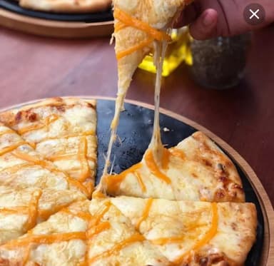 Pizza Clásica 3 Quesos