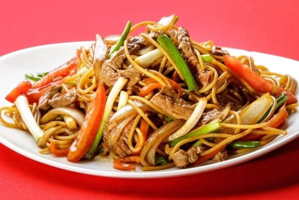 Tallarín Saltado Criollo Trifásico