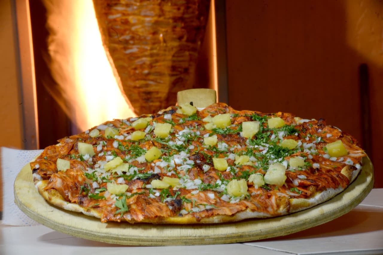 Pizza grande de pastor + 2 ingredientes a elegir