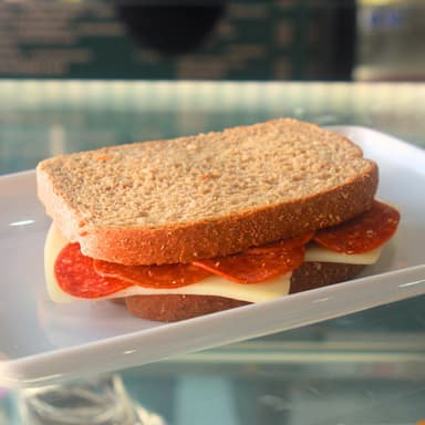 SANDWICH CARNES FRIAS